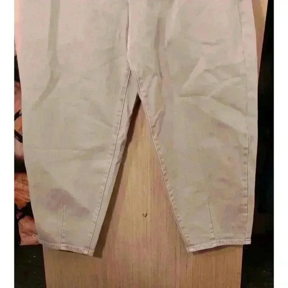 A.N.A High Rise Balloon Jeans‎ Size 14 Taupe Roomy Hip & Thigh Tapered Leg NWT - Picture 2 of 8